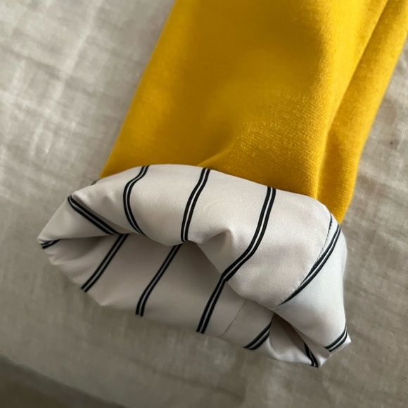 WHBM outlet yellow jacket one button in front size 6 striped lining - Picture 4 of 6